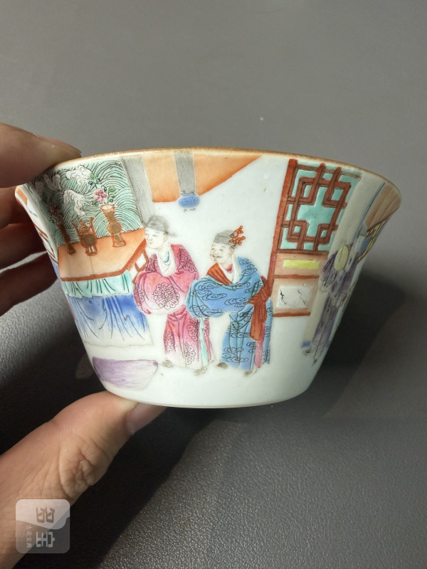 清嘉庆 粉彩西厢记人物图马蹄套杯一组五件 - 图27